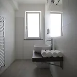 Sud Est 팔라쫄로 아크레이데